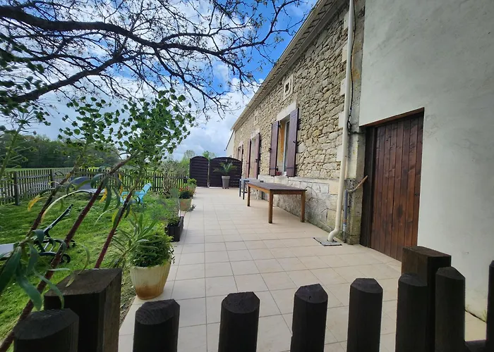 Les Longeres * Montazeau